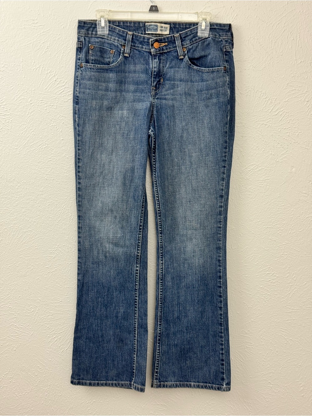 Signature Levi Strauss Low Rise Bootcut Jeans Size 8M Medium Wash Y2K